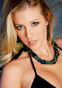 Busty Pornstar Samantha Saint